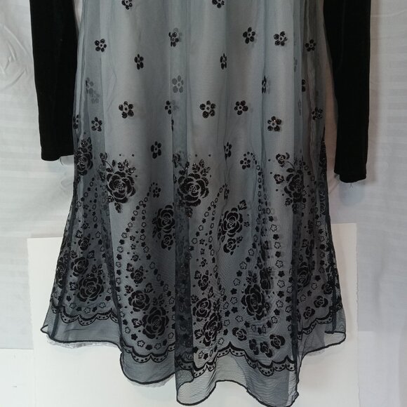 MARC & MADDIE Size 16 Black Fully-Lined Floral Accents Long Sleeve Dress Lace - Picture 3 of 16